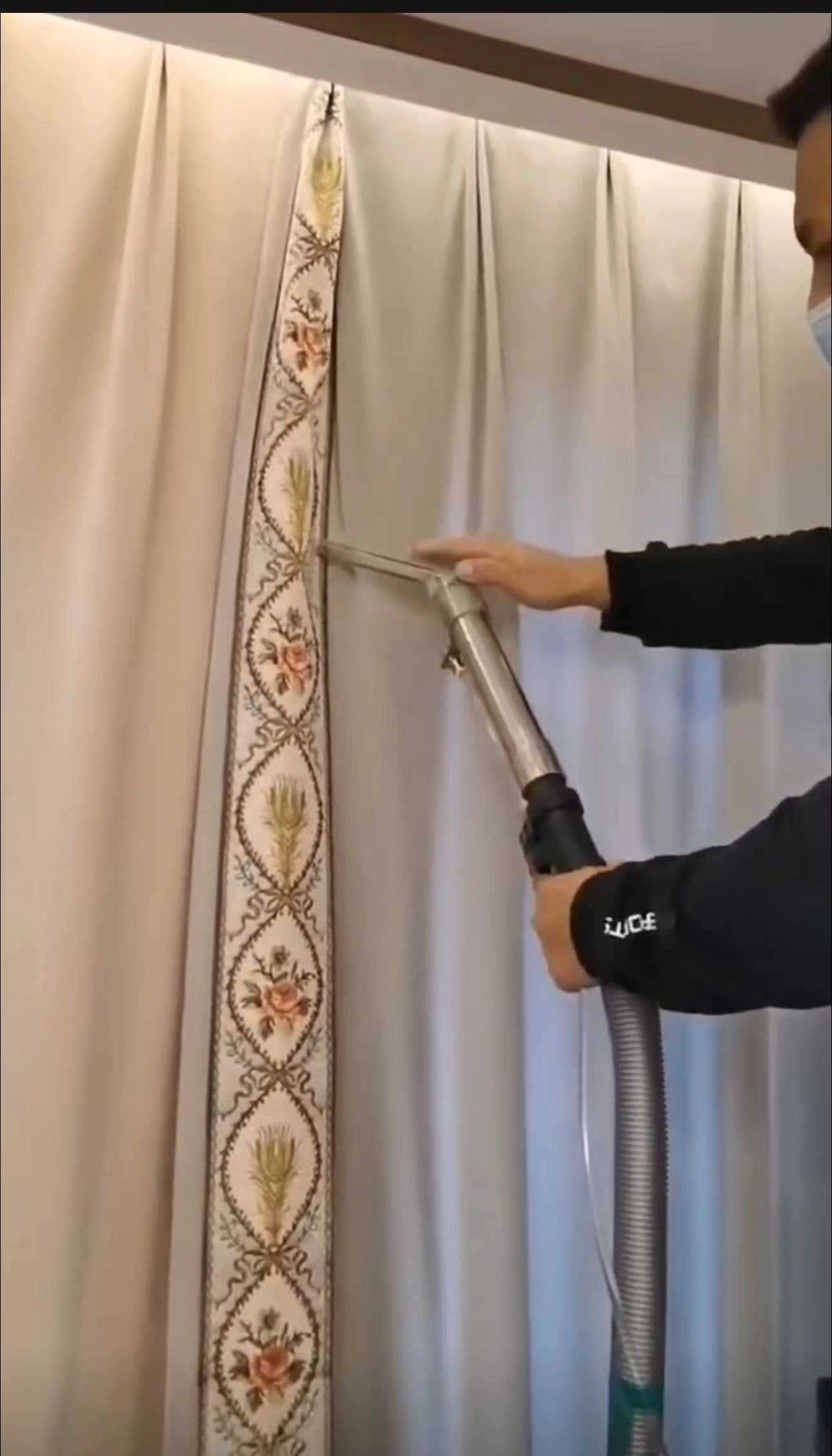 Curtain Cleaning 